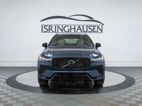 New 2026 Volvo XC60 B5 Plus w/ Climate Package image 2