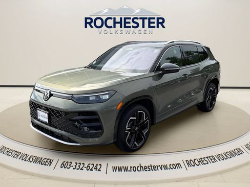 New 2026 Volkswagen Tiguan SEL R-Line AWD/4WD image 2