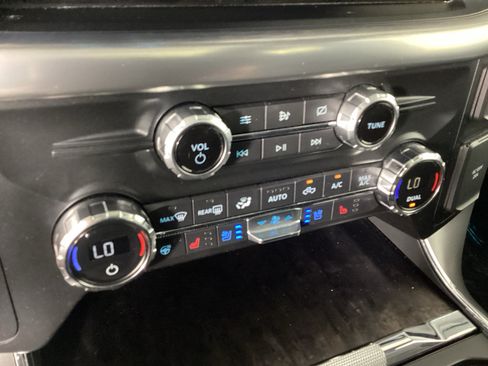 Used 2021 Ford F150 Lariat w/ Equipment Group 502A High AWD/4WD image 29
