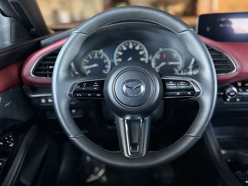 Used 2025 MAZDA MAZDA3 Hatchback w/Premium Plus Pkg image 23