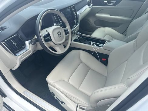 Used 2019 Volvo S60 T5 Momentum w/ Premium Package FWD image 18