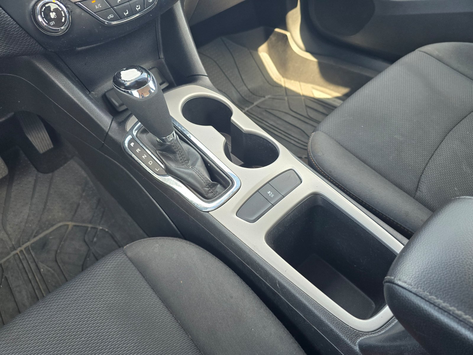 Used 2018 Chevrolet Cruze LS FWD image 19