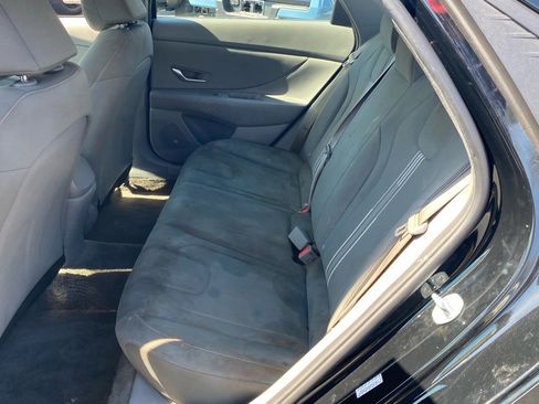 Used 2023 Hyundai Elantra SEL w/ Convenience Package image 6