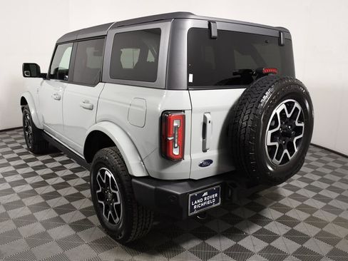 Used 2024 Ford Bronco Outer Banks image 4