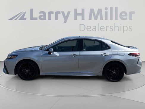 Used 2024 Toyota Camry XSE FWD image 2