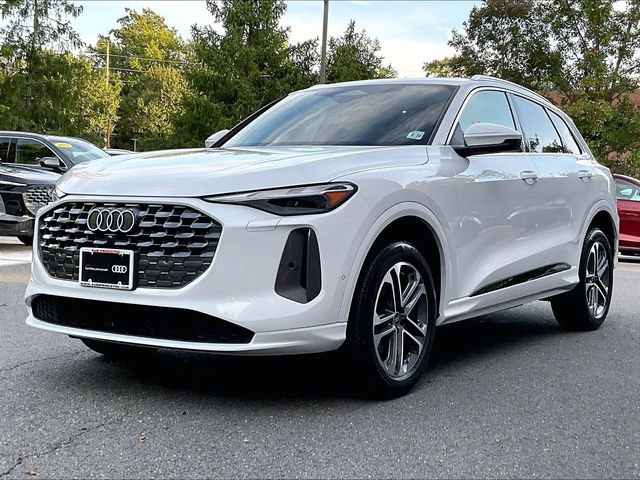 Certified 2025 Audi Q5 Premium w/ 19" Wheel Package AWD/4WD image 2