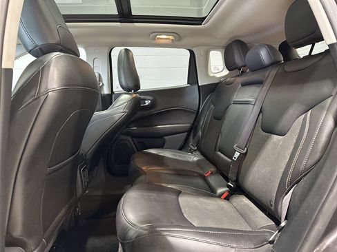 Used 2019 Jeep Compass Latitude w/ Cold Weather Group AWD/4WD image 15