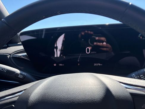 Used 2025 Buick Envista Sport Touring image 39