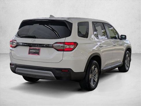 New 2025 Honda Pilot EX-L image 2