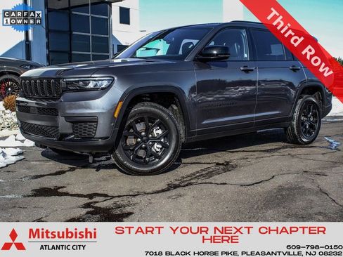 Used 2024 Jeep Grand Cherokee L Laredo image 1