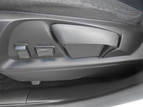 Used 2017 GMC Terrain SLE image 17