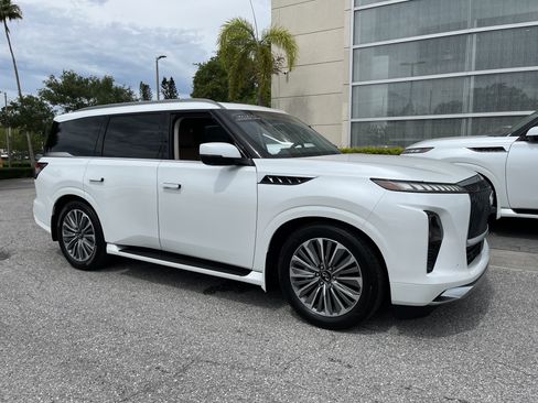 Certified 2026 INFINITI QX80 Luxe w/ Cargo Package AWD/4WD image 12