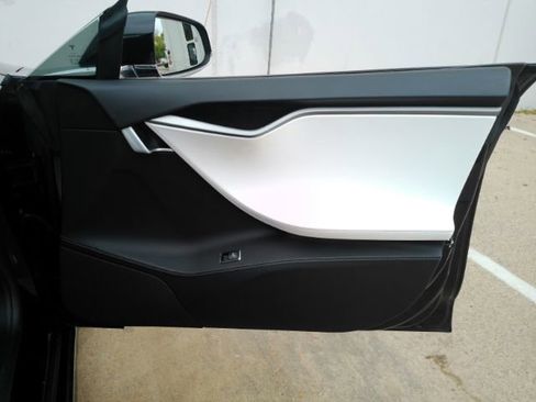Used 2019 Tesla Model S Performance image 23