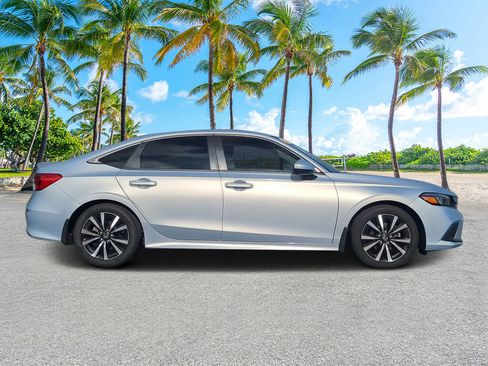 Used 2023 Honda Civic EX image 2