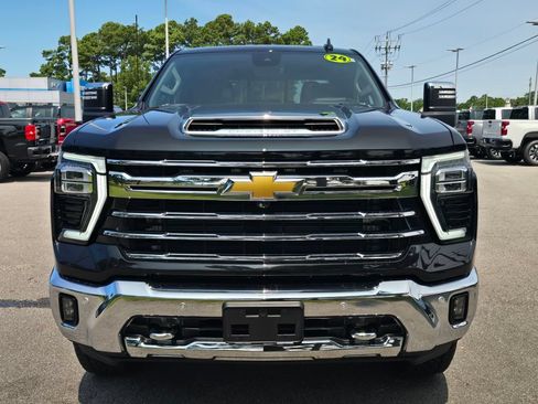 Used 2024 Chevrolet Silverado 2500 LTZ w/ LTZ Premium Package AWD/4WD image 8