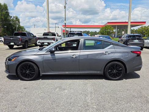 Used 2025 Nissan Altima 2.5 SV w/ SV Special Edition Package FWD image 2