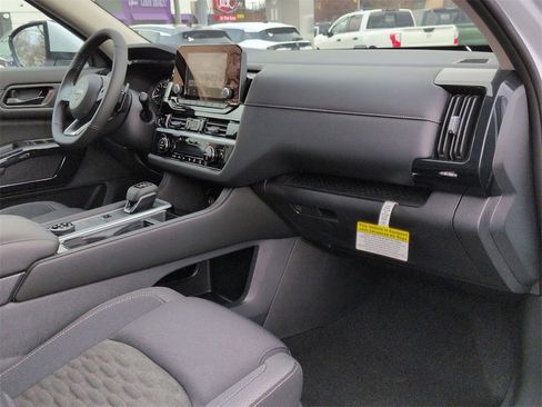 New 2025 Nissan Pathfinder SV image 20