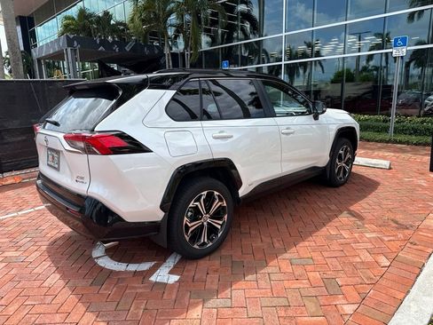 Used 2025 Toyota RAV4 XSE AWD/4WD image 7
