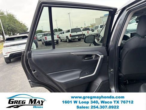 Used 2021 Toyota RAV4 LE AWD/4WD image 24