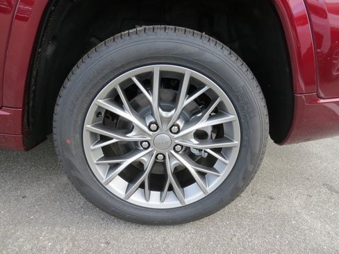 New 2025 Jeep Grand Cherokee L Summit image 12