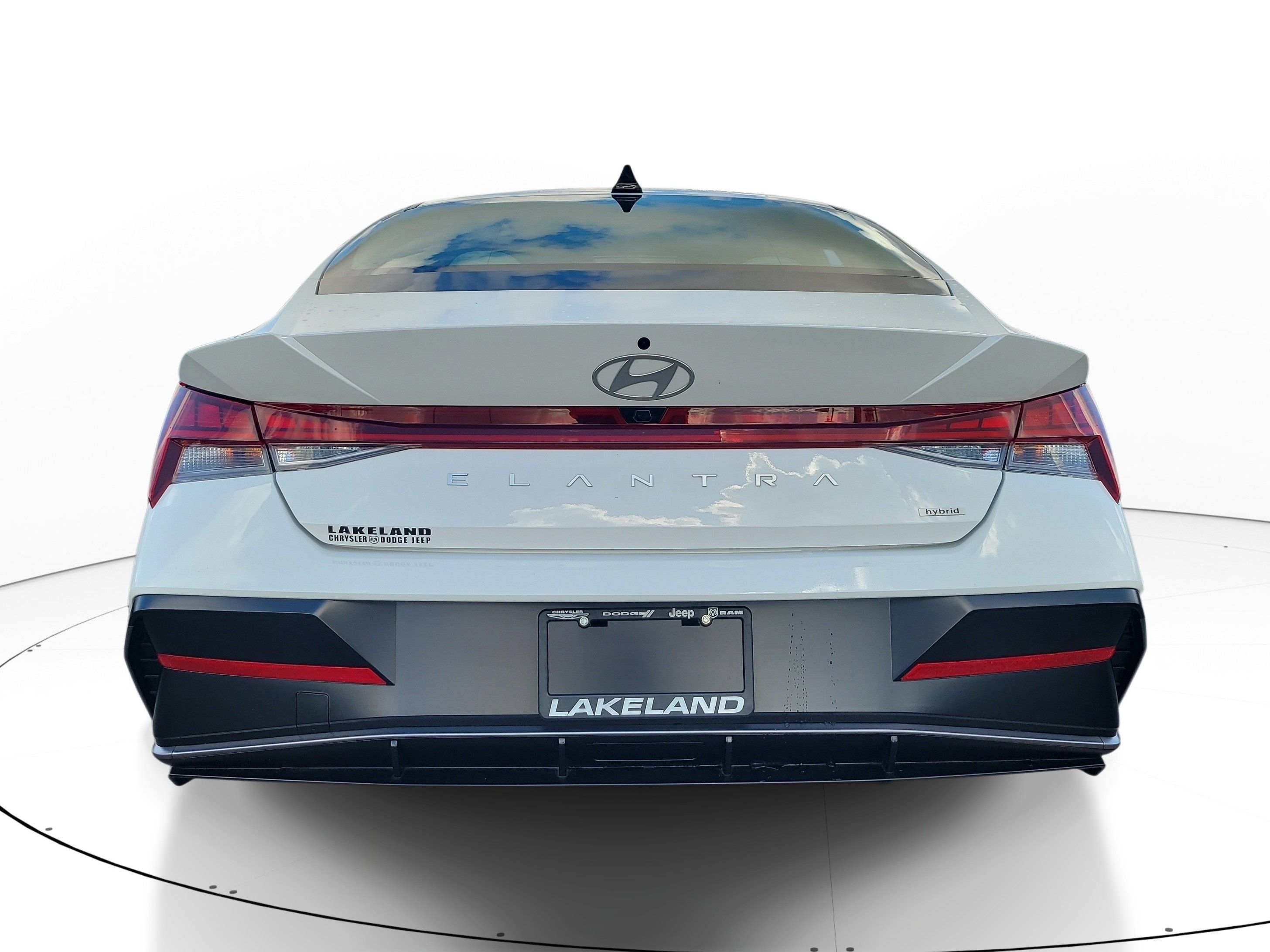 Used 2026 Hyundai Elantra Limited FWD image 5