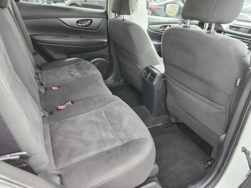 Used 2016 Nissan Rogue SV image 20