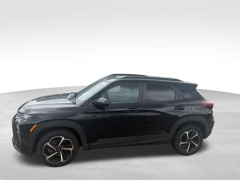 Used 2022 Chevrolet TrailBlazer RS FWD image 2