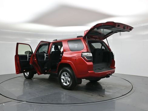 Used 2024 Toyota 4Runner SR5 image 28