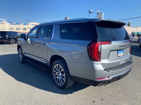 Used 2025 GMC Yukon XL Denali image 10