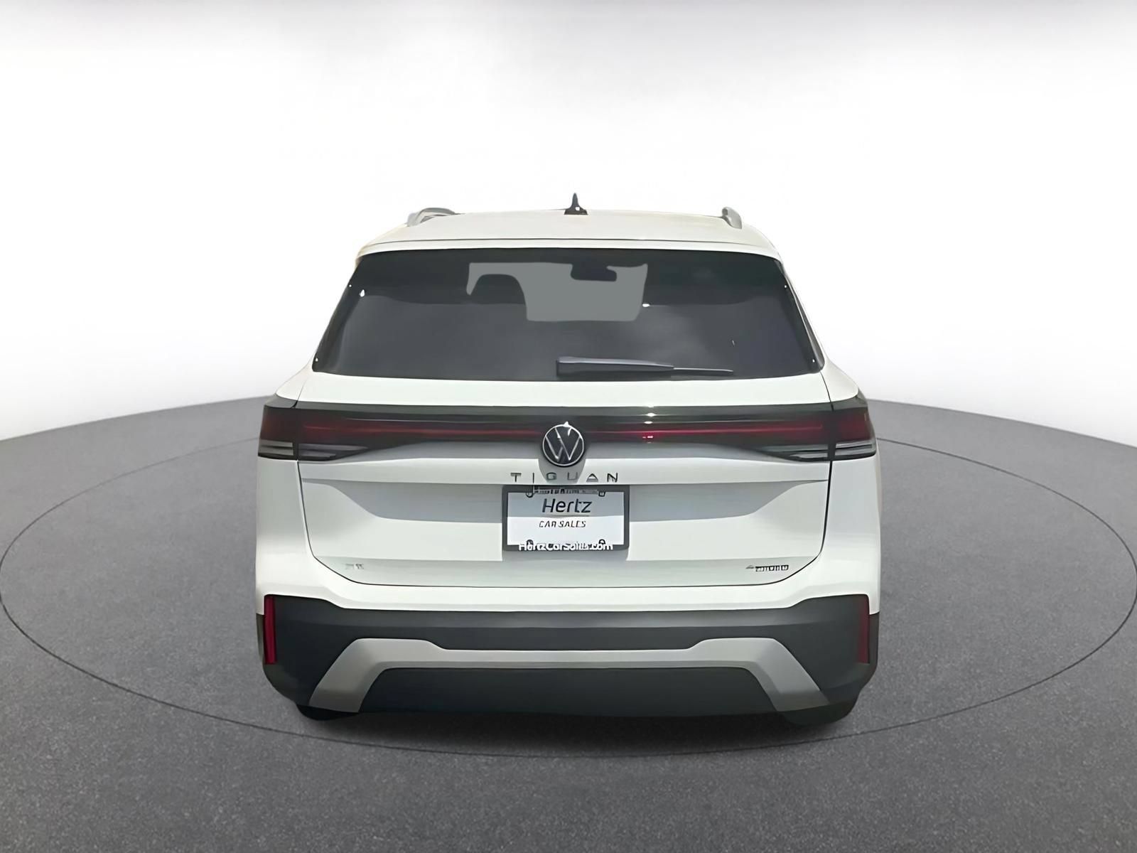 Used 2026 Volkswagen Tiguan SE AWD/4WD image 10