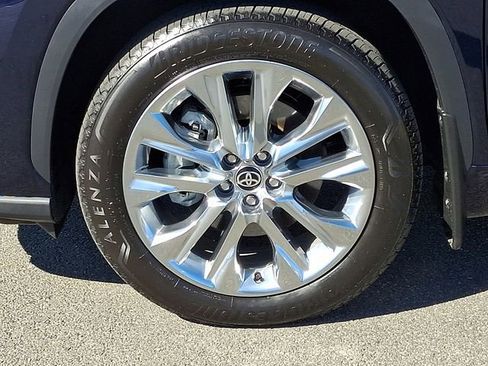 Used 2026 Toyota Highlander Limited image 8