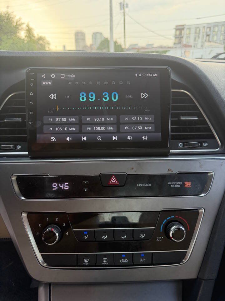 Used 2017 Hyundai Sonata SE FWD image 3