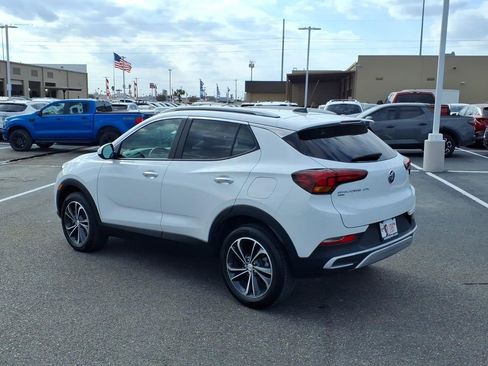 Used 2023 Buick Encore GX Select w/ Safety Package II image 3