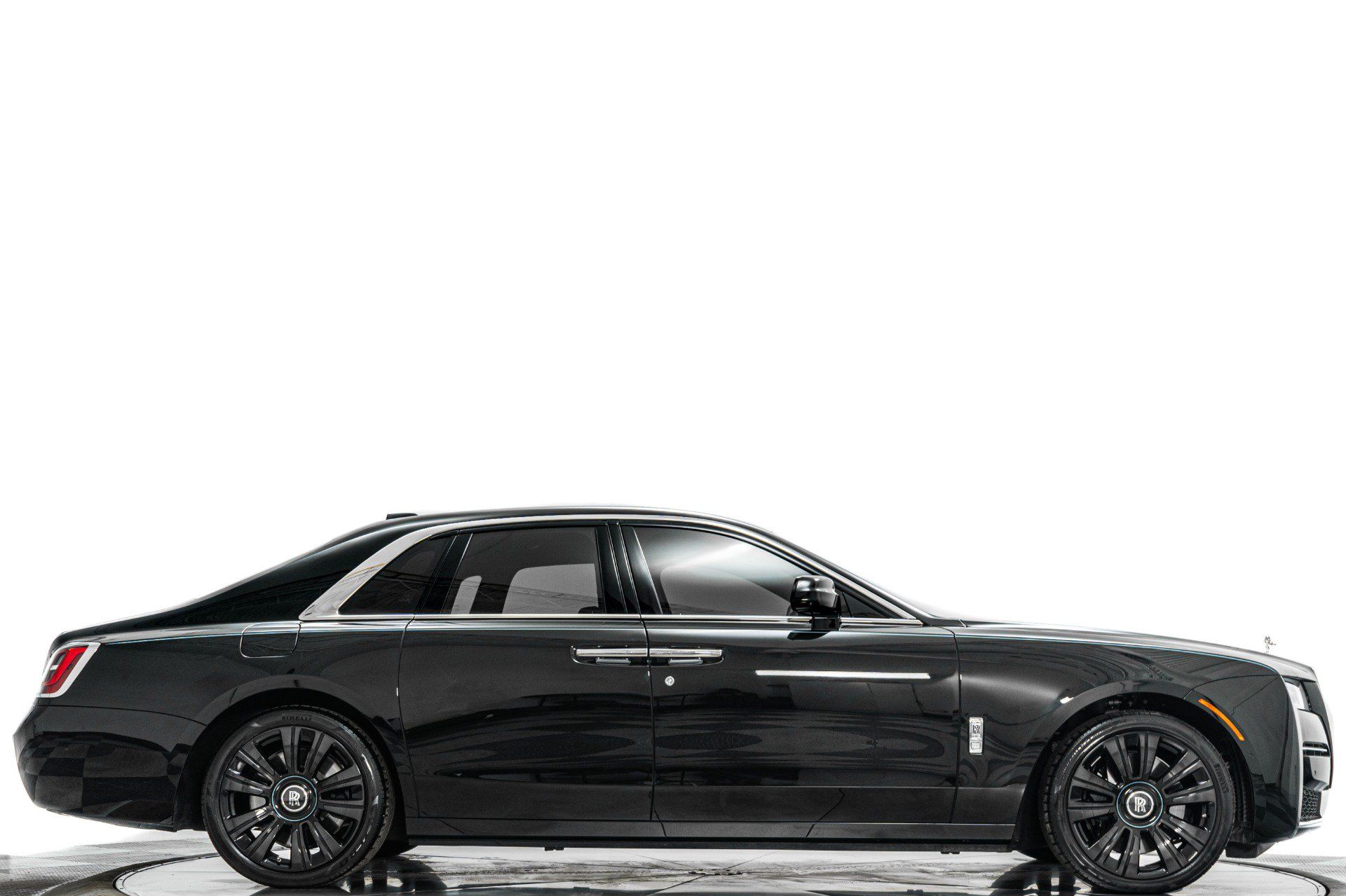 Used 2022 Rolls-Royce Ghost w/ Ghost Package AWD/4WD image 2