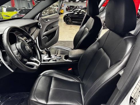 Used 2023 Alfa Romeo Stelvio Sprint RWD image 34