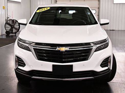 Used 2024 Chevrolet Equinox LT FWD image 2