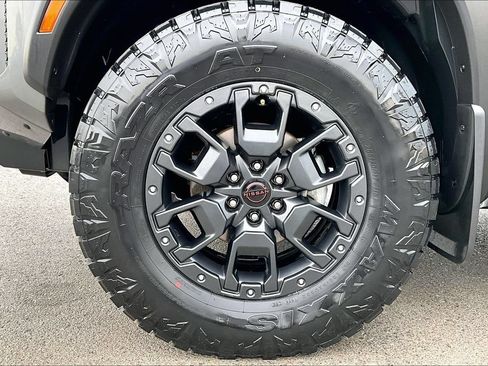 Used 2023 Nissan Frontier PRO-4X w/ Pro-4X Premium Package AWD/4WD image 36