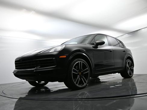 Certified 2023 Porsche Cayenne image 46