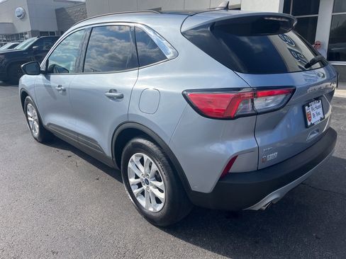 Used 2022 Ford Escape SE w/ Convenience Package image 3