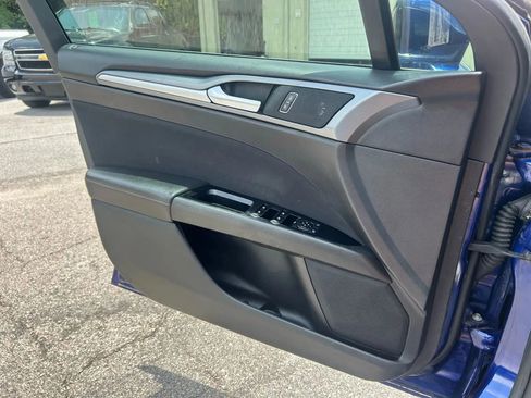 Used 2016 Ford Fusion SE image 27