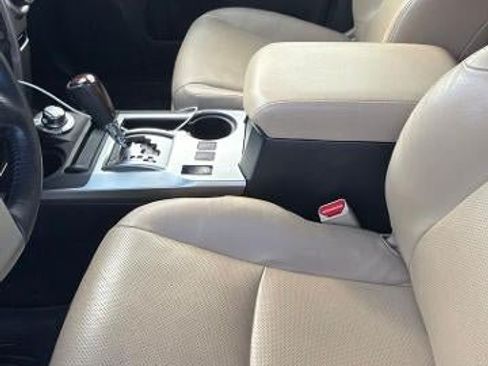 Used 2022 Toyota 4Runner Limited AWD/4WD image 2