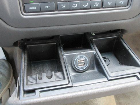 Used 2007 Lincoln Town Car Signature RWD image 38