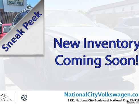 Used 2023 Volkswagen Tiguan SE FWD image 1