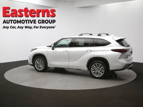 Used 2024 Toyota Highlander Platinum AWD/4WD image 68