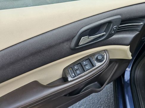 Used 2015 Chevrolet Malibu LT w/ Power Convenience Package image 11