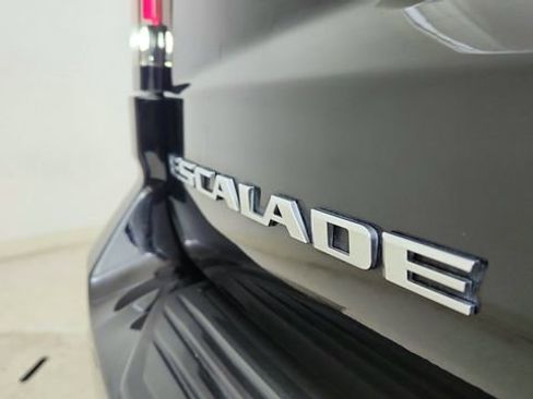 Used 2025 Cadillac Escalade Sport w/ Touring Package image 18