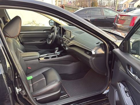 Used 2025 Nissan Altima 2.5 SR image 25