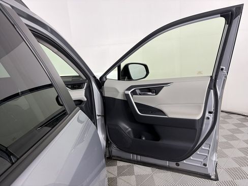 Used 2022 Toyota RAV4 XLE image 30