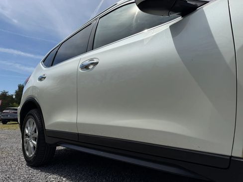 Used 2018 Nissan Rogue SV AWD/4WD image 9