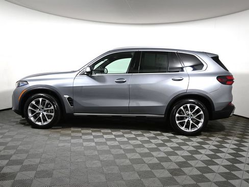 Certified 2024 BMW X5 xDrive40i w/ Premium Package AWD/4WD image 2